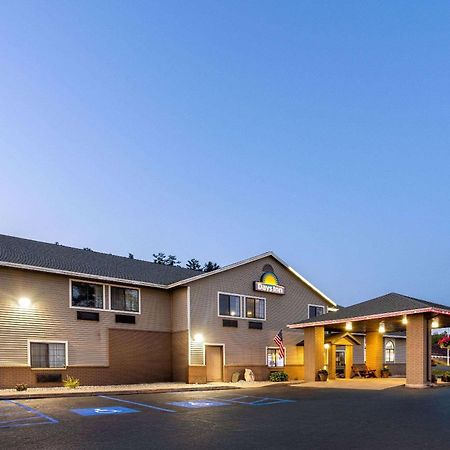 Days Inn By Wyndham Iron Mountain Exterior foto