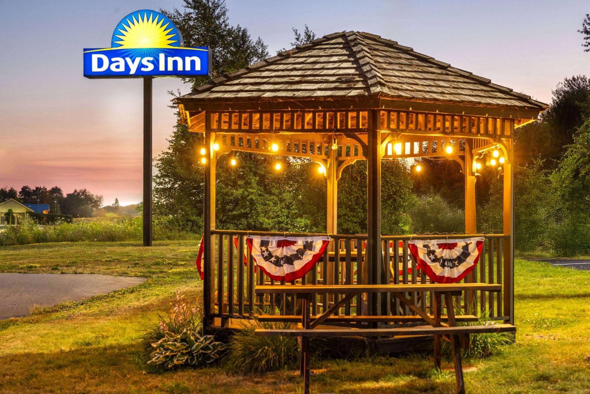 Days Inn By Wyndham Iron Mountain Exterior foto