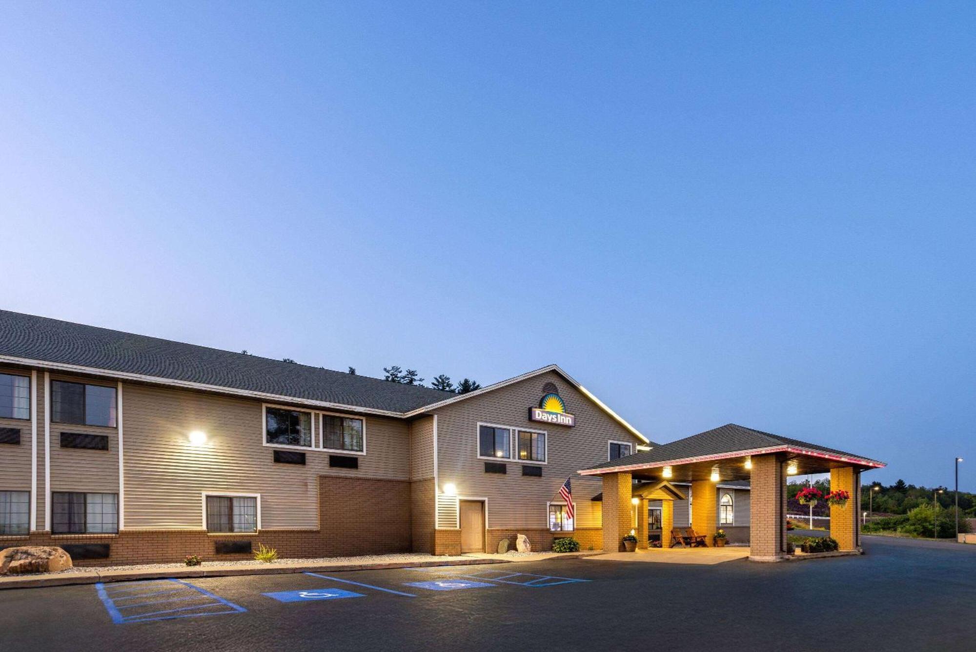 Days Inn By Wyndham Iron Mountain Exterior foto